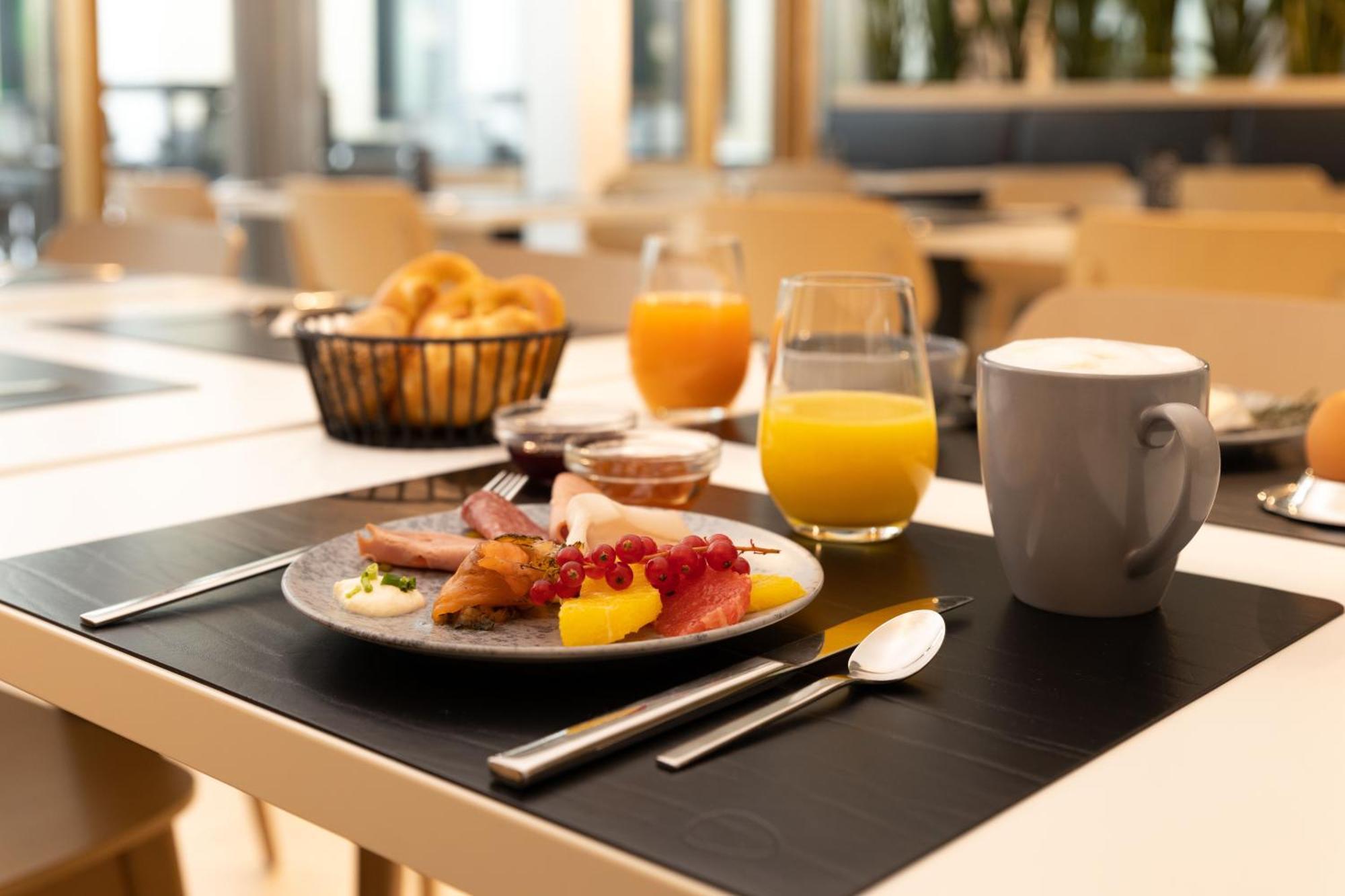 Dekra Congresshotel Wart Altensteig Exteriör bild