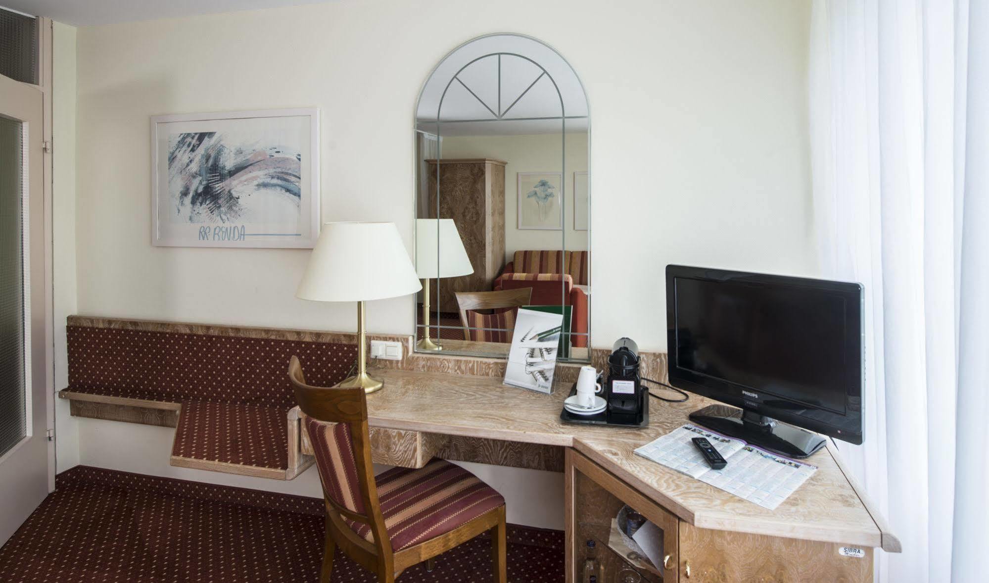 Dekra Congresshotel Wart Altensteig Exteriör bild