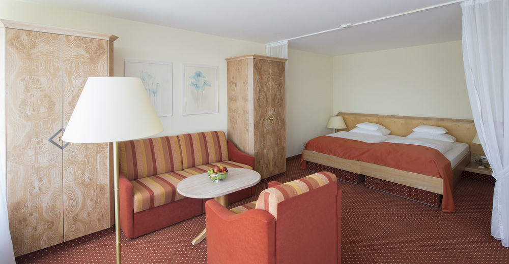 Dekra Congresshotel Wart Altensteig Exteriör bild