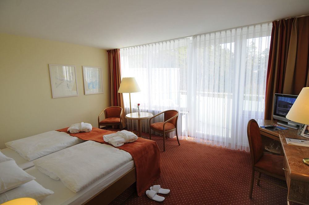 Dekra Congresshotel Wart Altensteig Exteriör bild