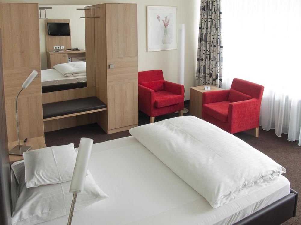 Dekra Congresshotel Wart Altensteig Exteriör bild