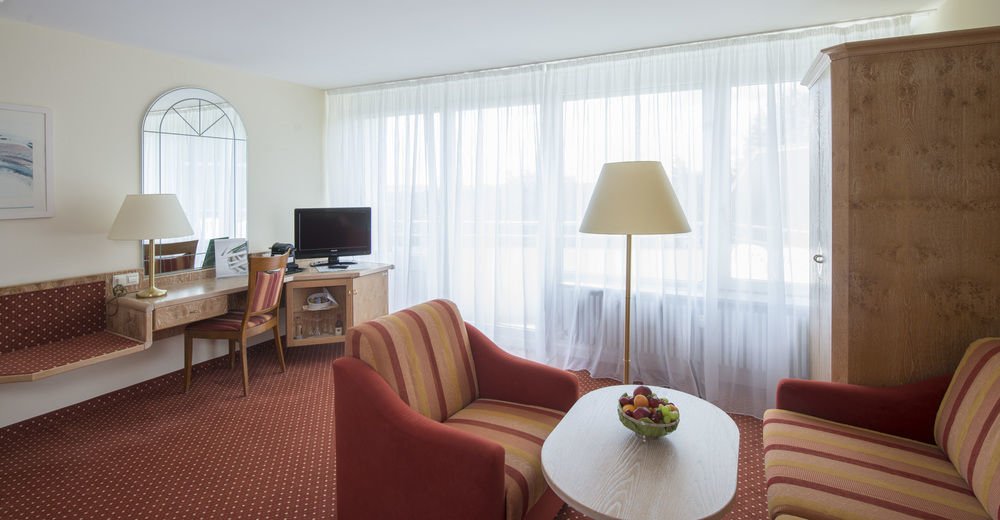 Dekra Congresshotel Wart Altensteig Exteriör bild